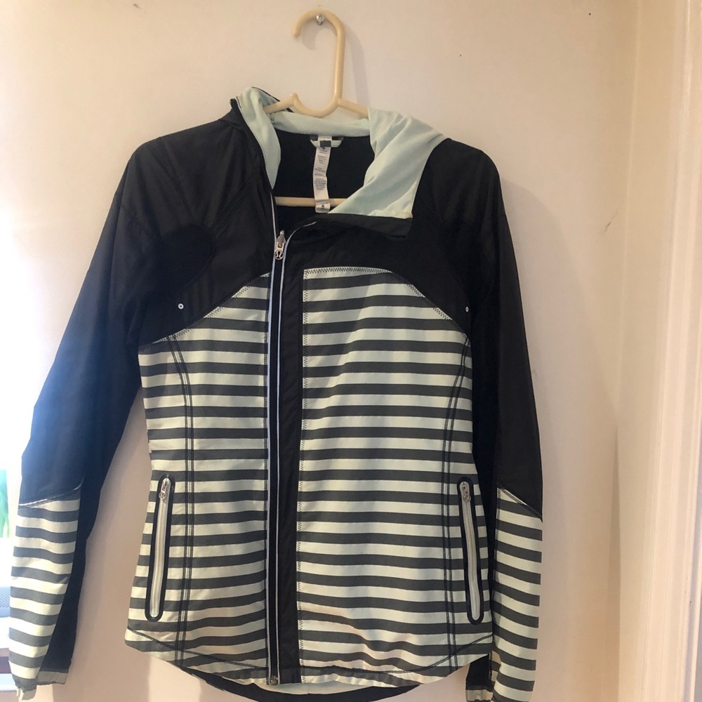 Lululemon workout zip up jacket